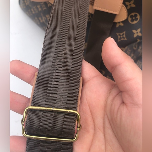 Louis Vuitton Traveling Bag - Picture 6 of 14